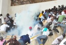 8 morts au stade Demba Diop, Modou Lo /Lac 2 reporté, la campagne maintenue et si c’était 8 députés ou ministres, y aura-t-il report ?